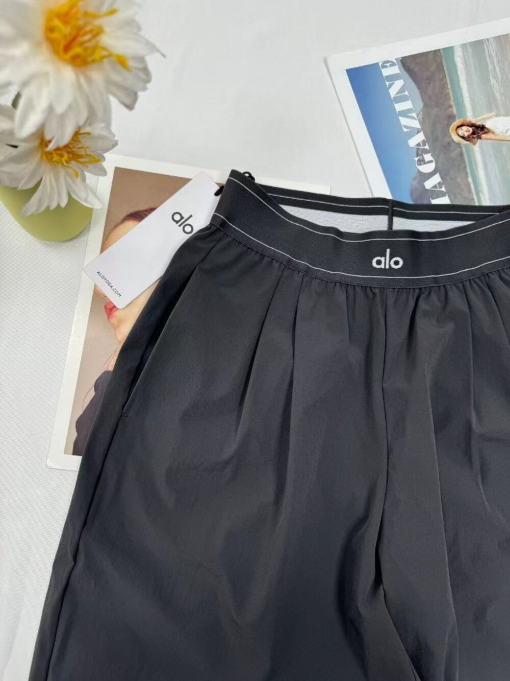 Alo Yoga 👑Brand New  Dark Grey Women's High-Waisted Wide-Leg Pants (Regular) 👑 - Picture 4 of 5
